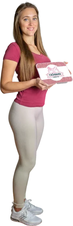Bibka z Krabičiek od Bibky s krabičkou v ruke